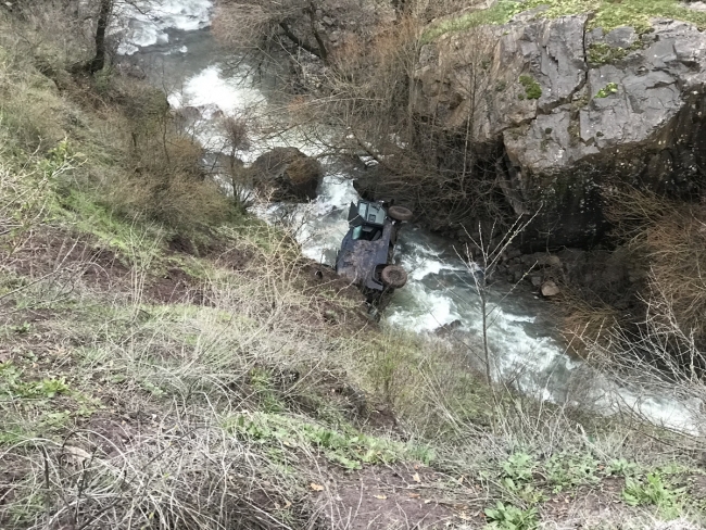 Giresun'da zırhlı polis aracı devrildi: 6 yaralı