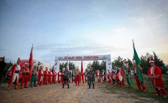 Gençler atalarının izinde Conkbayırı'na yürüdü