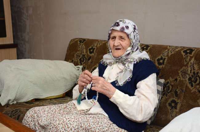 111 yaşındaki Boşnak nine 104 yıldır orucu bırakmadı