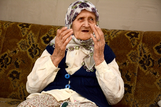 111 yaşındaki Boşnak nine 104 yıldır orucu bırakmadı