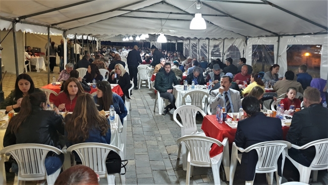 Mehmetçik Kosova'da geleneksel iftar çadırını kurdu