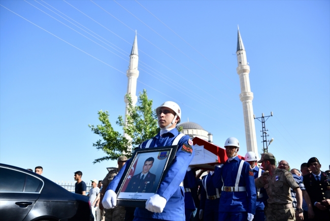 Türkiye şehitlerini uğurladı