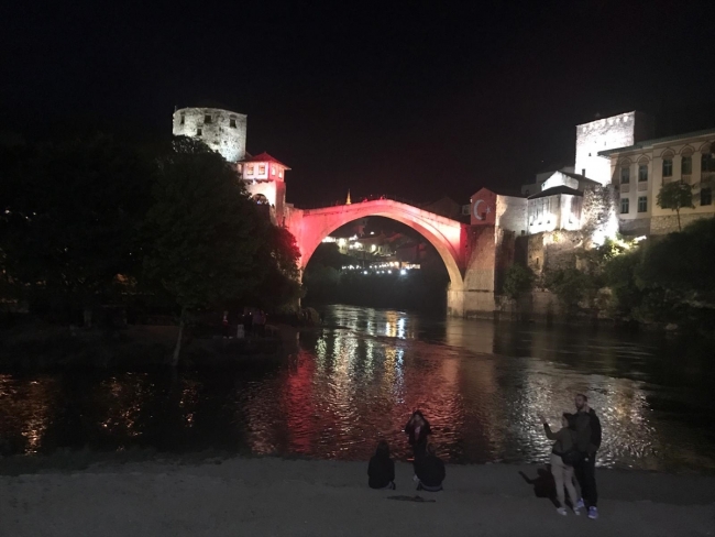 Türk Kızılayı Mostar'da iftar programı düzenledi