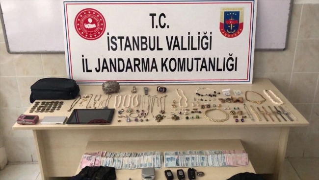 Villa hırsızları Jandarmanın operasyonu ile yakalandı