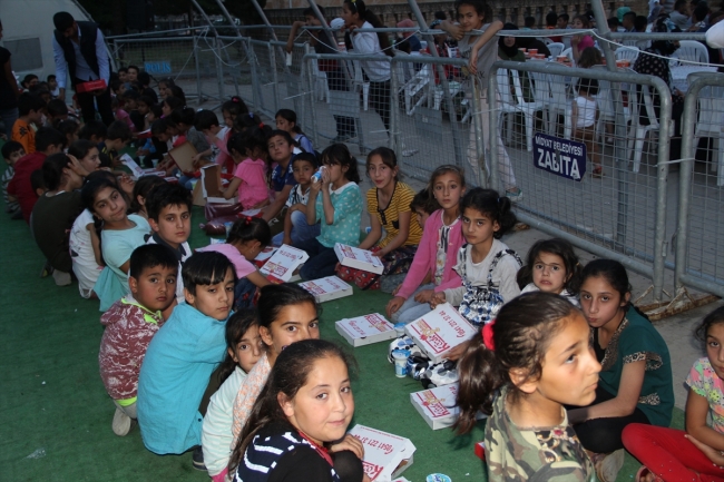 Midyat'ta ramazanın ruhu toplu iftarlarda yaşanıyor