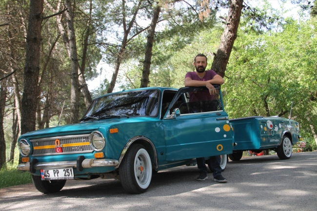 Hurda otomobili yeniledi, "Hacı Mülayim" adını verdi