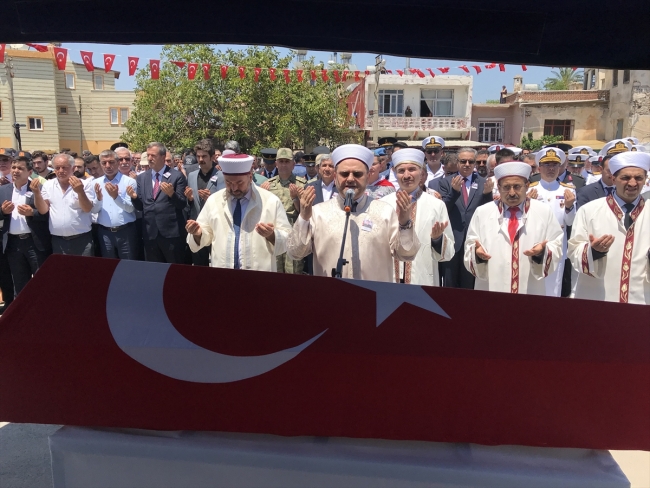 Mersin şehidini son yolculuğuna uğurladı