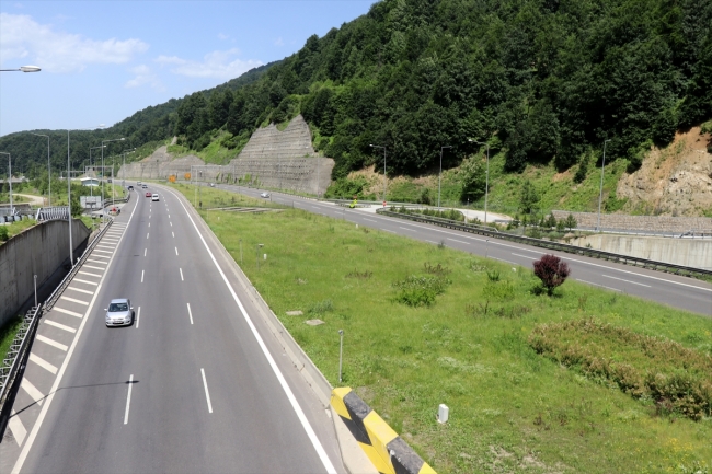 Anadolu Otoyolu'nda trafik yoğunluğu azaldı