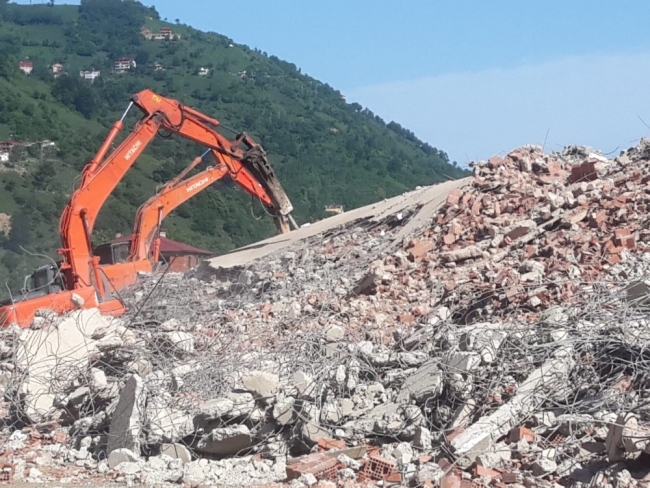 Fırtına Vadisi’nde tebligat engeline takılan yıkımlar yeniden başladı