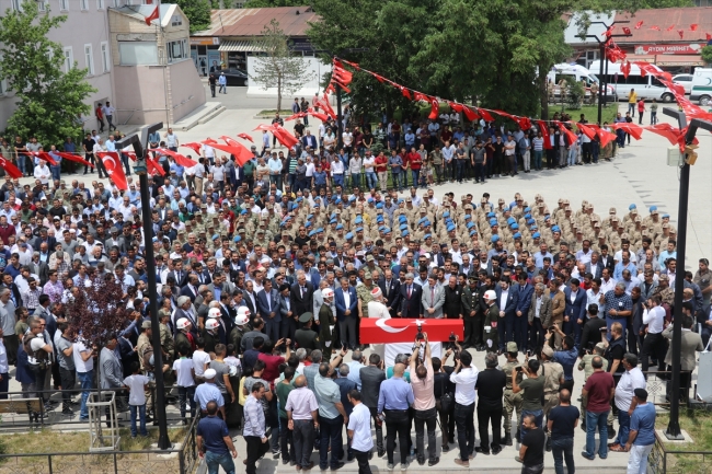 İdlib şehidi son yolculuğuna uğurlandı