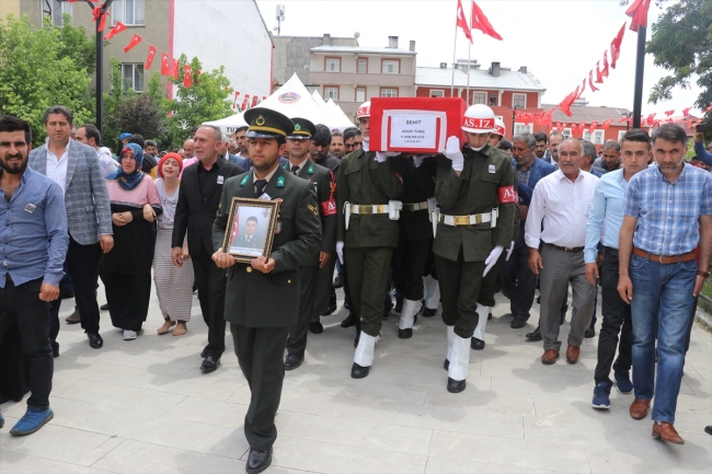 İdlib şehidi son yolculuğuna uğurlandı