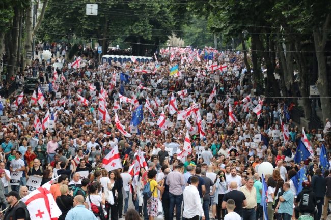 Gürcistan'daki protestolar devam ediyor