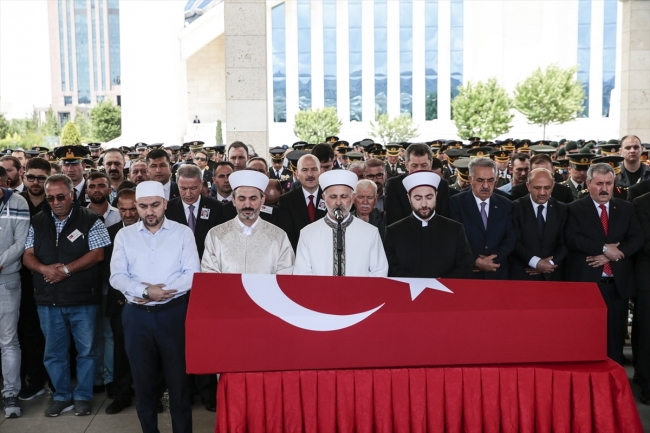 Şehitlerimizi son yolculuğuna uğurluyoruz