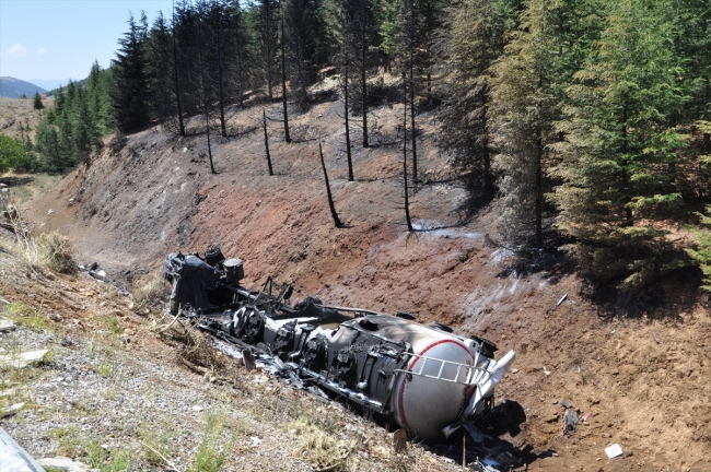 Kahramanmaraş'ta yakıt tankeri devrilerek alev aldı