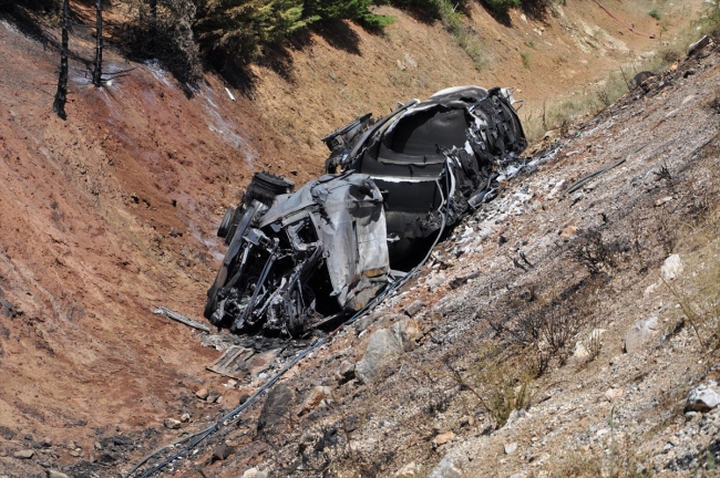 Kahramanmaraş'ta yakıt tankeri devrilerek alev aldı