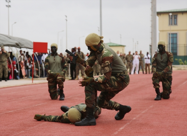 Somali’deki Türk askeri eğitim üssü 152 mezun verdi