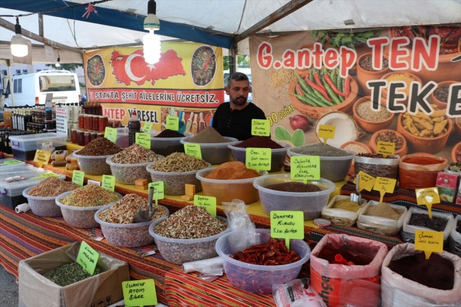 Yöresel lezzetleri tanıtmak için yollardalar