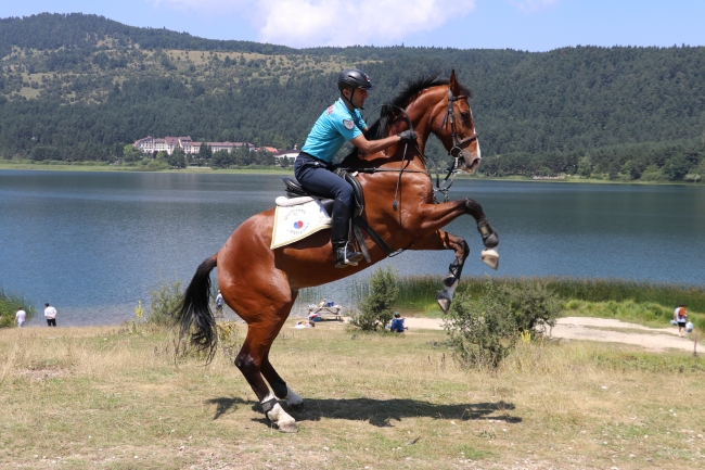 Abant'ta güven ve huzuru atlı ve motorlu timler sağlıyor