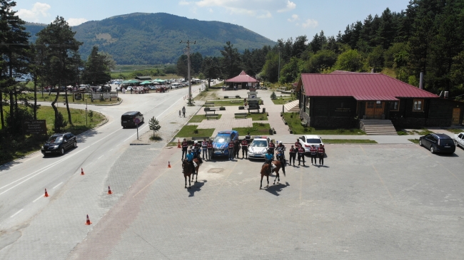 Abant'ta güven ve huzuru atlı ve motorlu timler sağlıyor