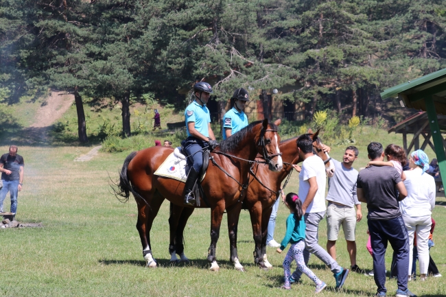 Abant'ta güven ve huzuru atlı ve motorlu timler sağlıyor