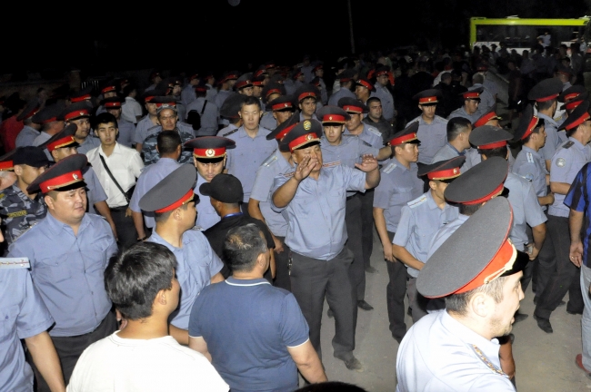 Atambayev'in evine düzenlenen silahlı operasyon yarıda kesildi