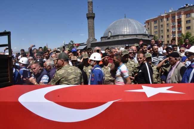 Şırnak şehitleri son yolculuklarına uğurlandı