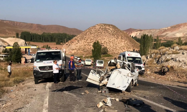 Aksaray'da feci kaza: 2 ölü, 3 yaralı