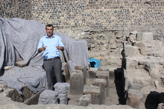 Tarihi Erzurum Kalesi'nde 8 asırlık su isale hattı bulundu