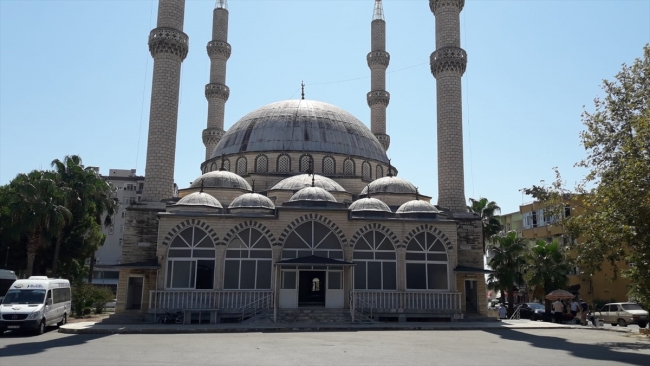 Mersin'de 4 çocuğun buldukları parayı camiye bırakması takdir topladı