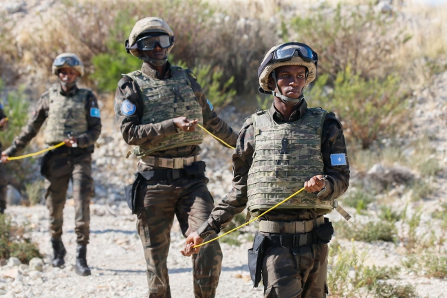 Fotoğraf: AA ( Somalili polislerin arazide eğitimlerinden görüntüler)