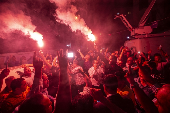 Tunus'ta parlamento seçiminin galibi Nahda Hareketi