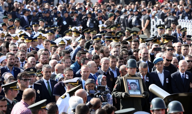 Barış Pınarı Harekatı şehidi Ahmet Topçu son yolculuğuna uğurlandı