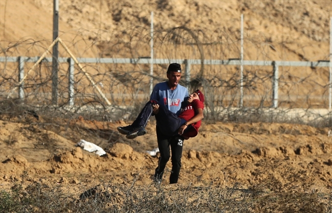 İsrail askerleri Gazze sınırında 144 Filistinliyi yaraladı