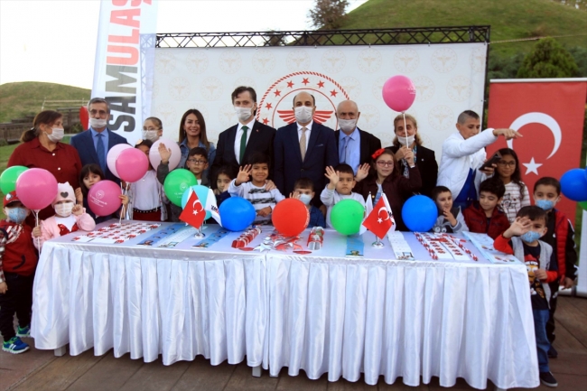 Lösemi tedavisi gören çocuklar ilk kez teleferiğe binme sevinci yaşadı