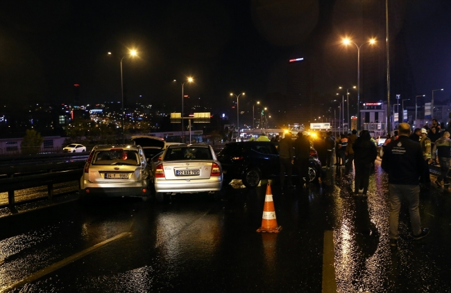 İstanbul'da 11 aracın karıştığı zincirleme trafik kazası: 2 yaralı