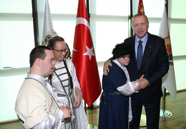 Cumhurbaşkanı Erdoğan engellilerle bir araya geldi