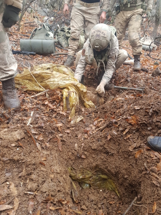 PKK'lı teröristlerin kullandığı 9 barınak ve sığınak imha edildi