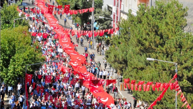 Binlerce vatandaş, teröre karşı tek ses, tek yürek oldu