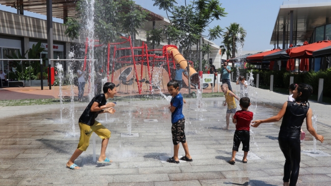 Antalya'da sahillerde yoğunluk