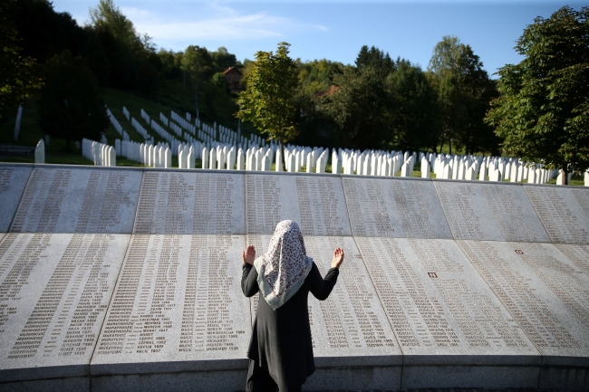 Soykırım, Srebrenitsa şehrinin 11 Temmuz 1995'te Ratko Mladic komutasındaki Sırp askerleri tarafından ele geçirilmesinin akabinde başladı. Fotoğraf: Reuters