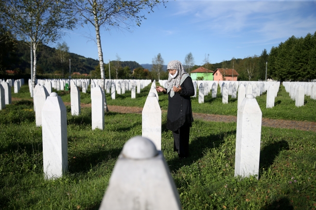 Soykırımın üzerinden yarım asırdan fazla bir süre geçmesine rağmen hala bazı kurbanların cesedine ulaşılamıyor. Fotoğraf: Reuters