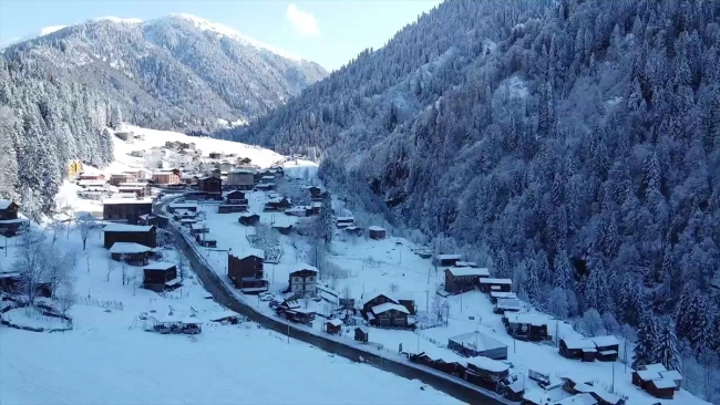 Gümüşhane ve Rize'de 161 köy yolu ulaşıma kapandı