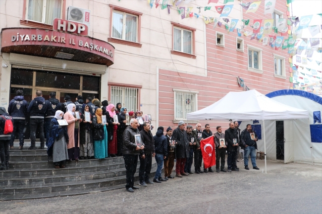 '5 metre kar da yağsa buradayız, gitmiyoruz'