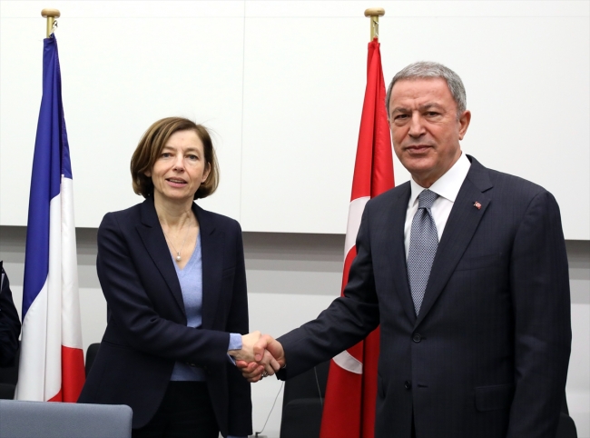 Milli Savunma Bakanı Hulusi Akar, Fransa Savunma Bakanı Florence Parly ile de görüştü. Fotoğraf: AA