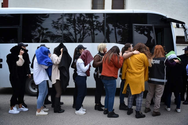 Gazete ve internet ilanlarıyla dolandırıcılık yapan suç örgütüne operasyon: 19 gözaltı