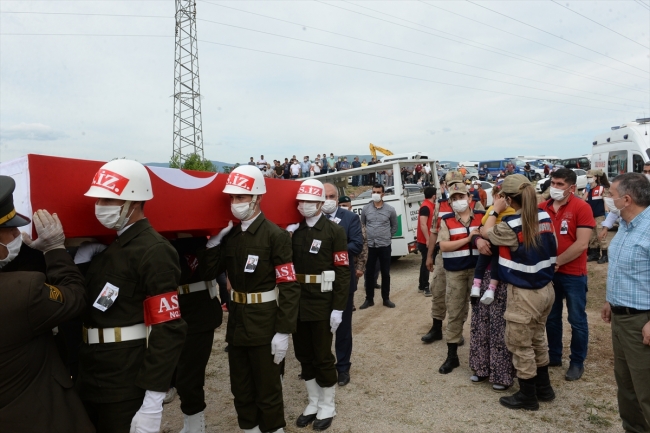 Hakkari şehitleri son yolculuklarına uğurlandı