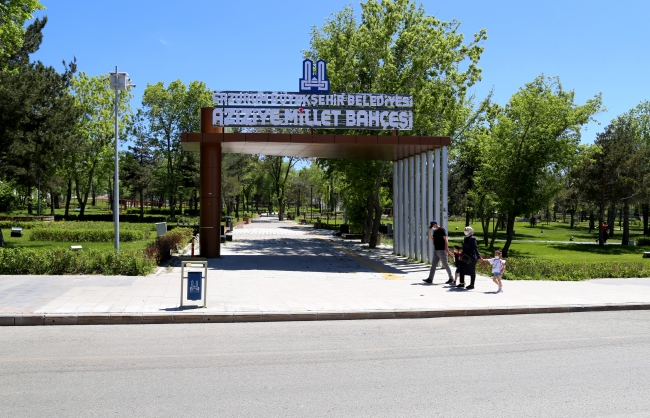 Erzurum'da tarihi mekanlar ve parklarda ziyaretçi yoğunluğu