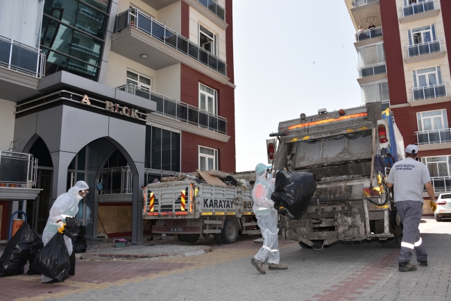 Konya'da bir evden 4 kamyon çöp çıktı