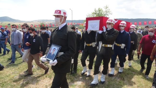 Kalp krizinden vefat eden uzman çavuş son yolculuğuna uğurlandı