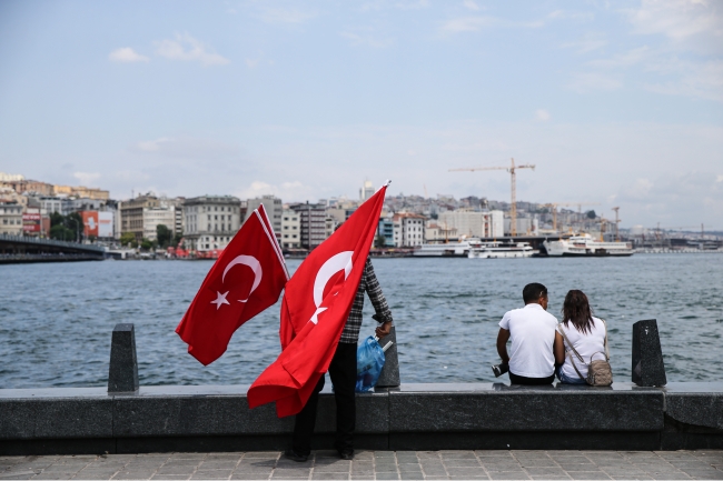 İstanbul'da Arabistan sıcakları gidiyor, lokal yağış geliyor